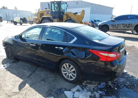 2016 Nissan Altima 2.5/2.5 S/2.5 Sl/2.5 Sr/2.5 Sv z USA, uszkodzony, nr VIN 1N4AL3AP1GN351463